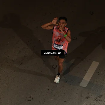 Runner Photo 7670933