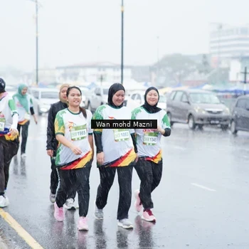 Runner Photo 7670938