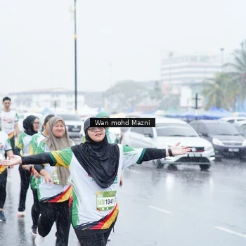Runner Photo 7670947