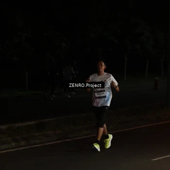 Runner Photo 7670967