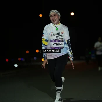 Runner Photo 7670981