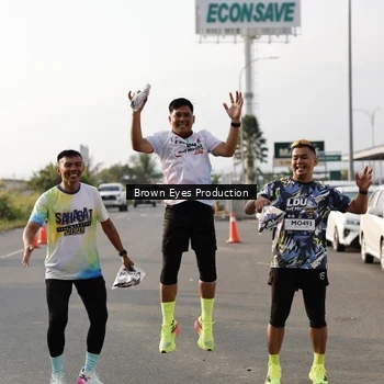 Runner Photo 7670982