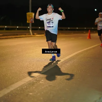 Runner Photo 7670983