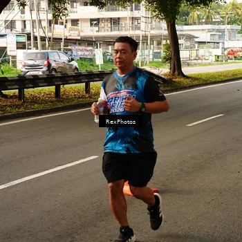 Runner Photo 7670990