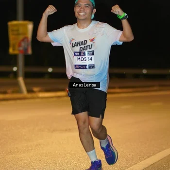Runner Photo 7670991