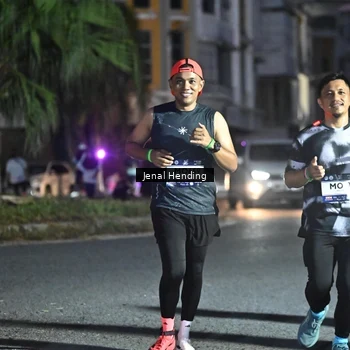 Runner Photo 7670994