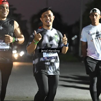 Runner Photo 7671023