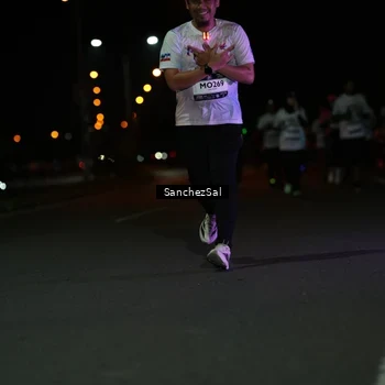 Runner Photo 7671042