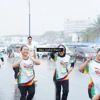 Runner Photo 7671056