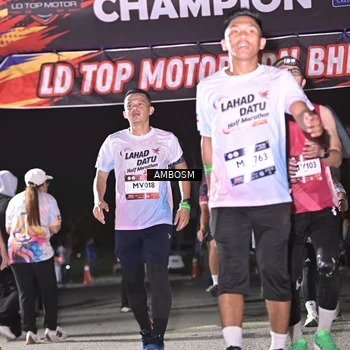 Runner Photo 7671057