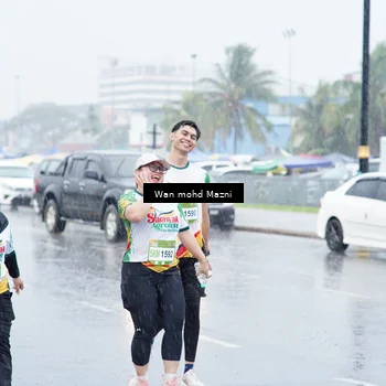 Runner Photo 7671064