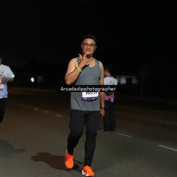Runner Photo 7671075