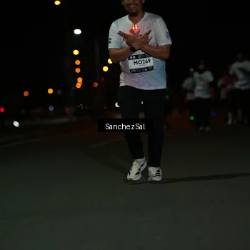 Runner Photo 7671095