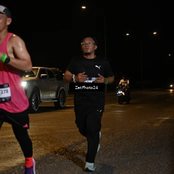 Runner Photo 7671100
