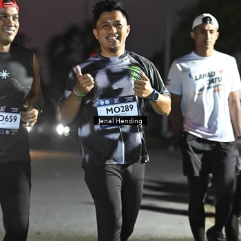 Runner Photo 7671105