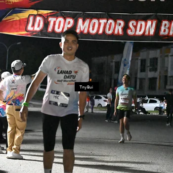 Runner Photo 7671121