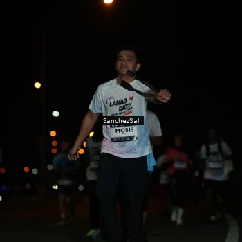 Runner Photo 7671194