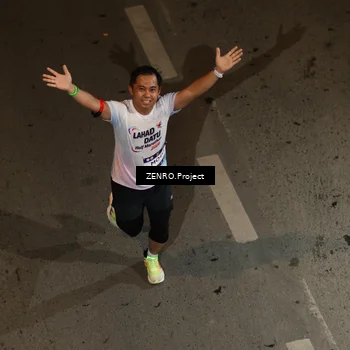 Runner Photo 7671197