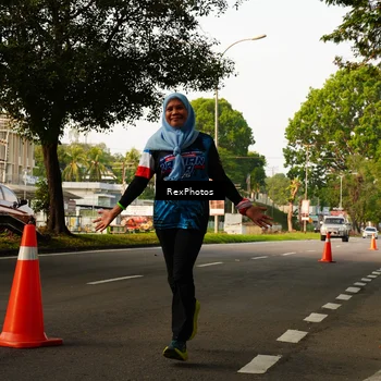 Runner Photo 7671210