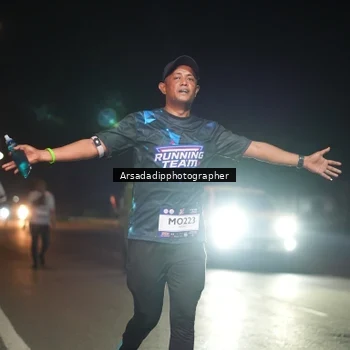 Runner Photo 7671243