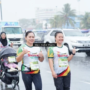 Runner Photo 7671246