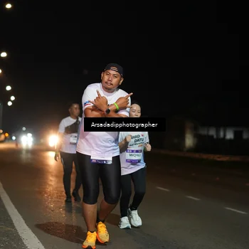Runner Photo 7671256