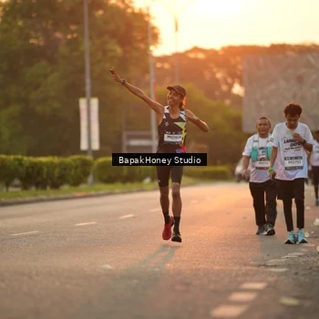 Runner Photo 7671262