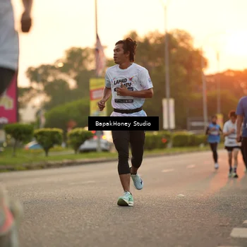 Runner Photo 7671278
