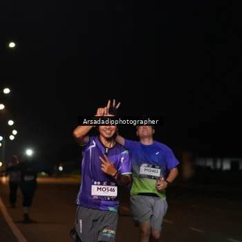 Runner Photo 7671298