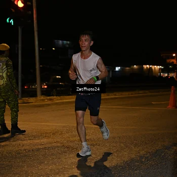 Runner Photo 7671338