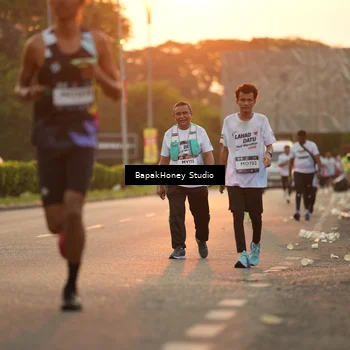 Runner Photo 7671342