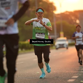 Runner Photo 7671358