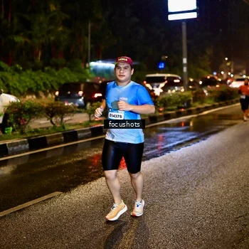 Runner Photo 7671373