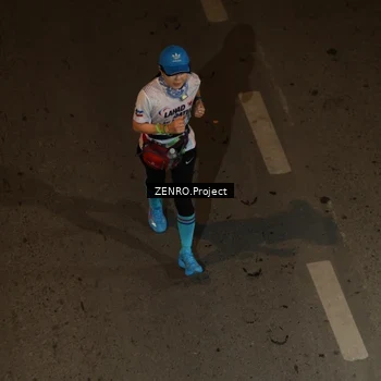 Runner Photo 7671395