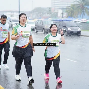 Runner Photo 7671416