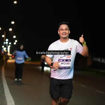Runner Photo 7671418