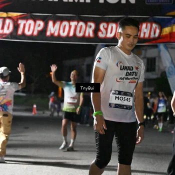 Runner Photo 7671419