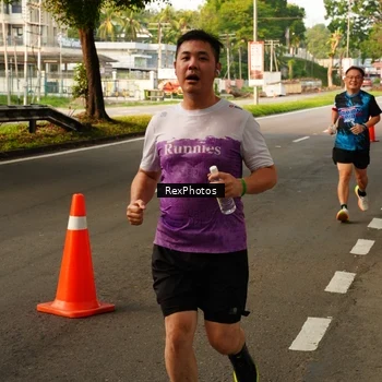 Runner Photo 7671463