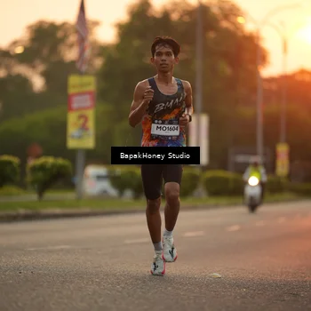 Runner Photo 7671477