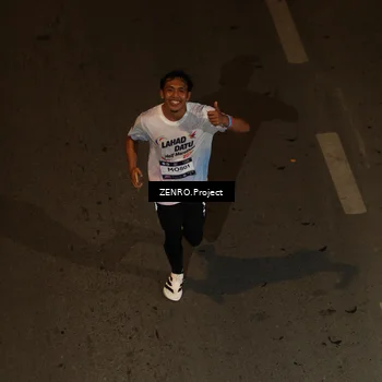 Runner Photo 7671498