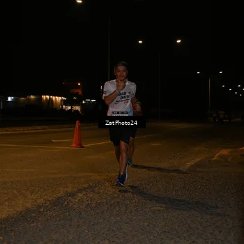 Runner Photo 7671506