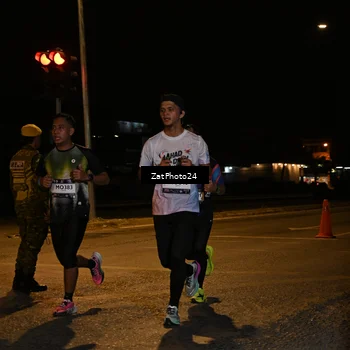 Runner Photo 7671529