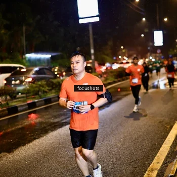 Runner Photo 7671534