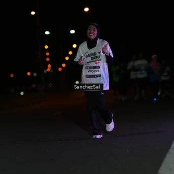 Runner Photo 7671545