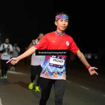 Runner Photo 7671591