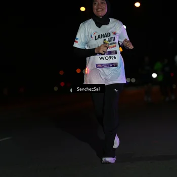 Runner Photo 7671624