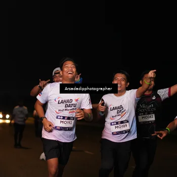 Runner Photo 7671671
