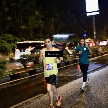 Runner Photo 7671672