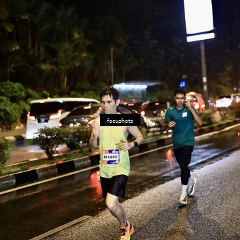 Runner Photo 7671673