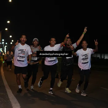 Runner Photo 7671682